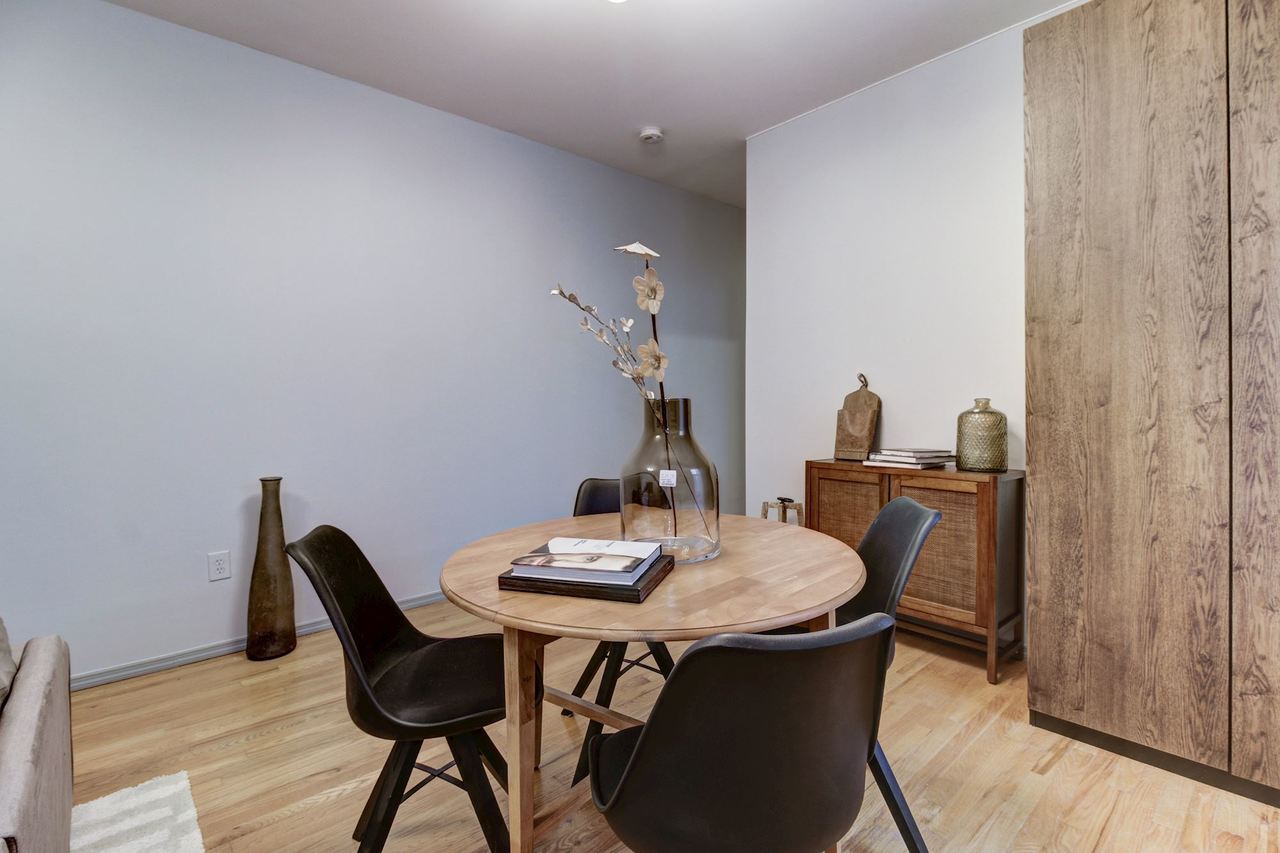 a room in Hamilton Heights photo 5