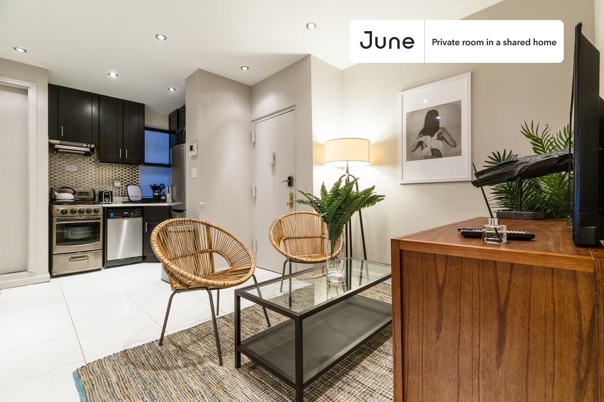 a room in Morningside Heights photo 3