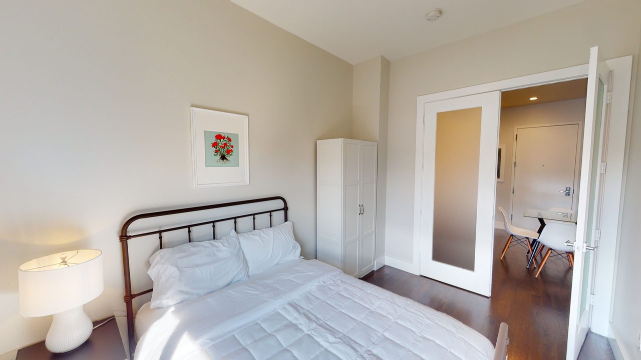 a room in Bedford-Stuyvesant photo 3