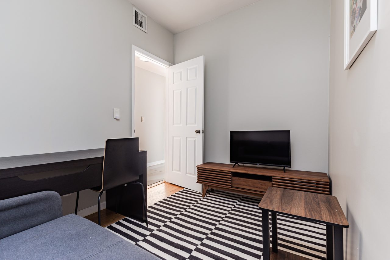 a room in Little Haiti photo 6