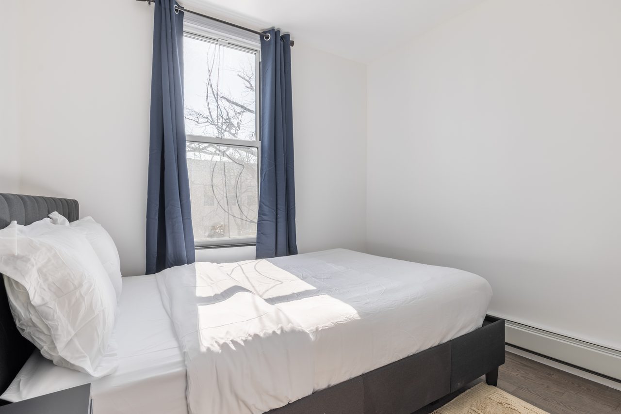 a room in LIC photo 3