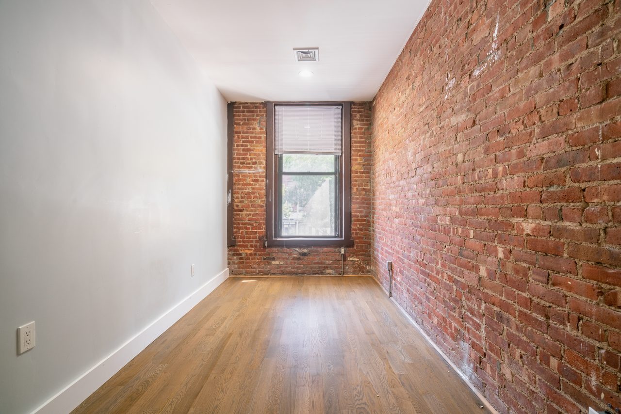 a room in Harlem photo 2