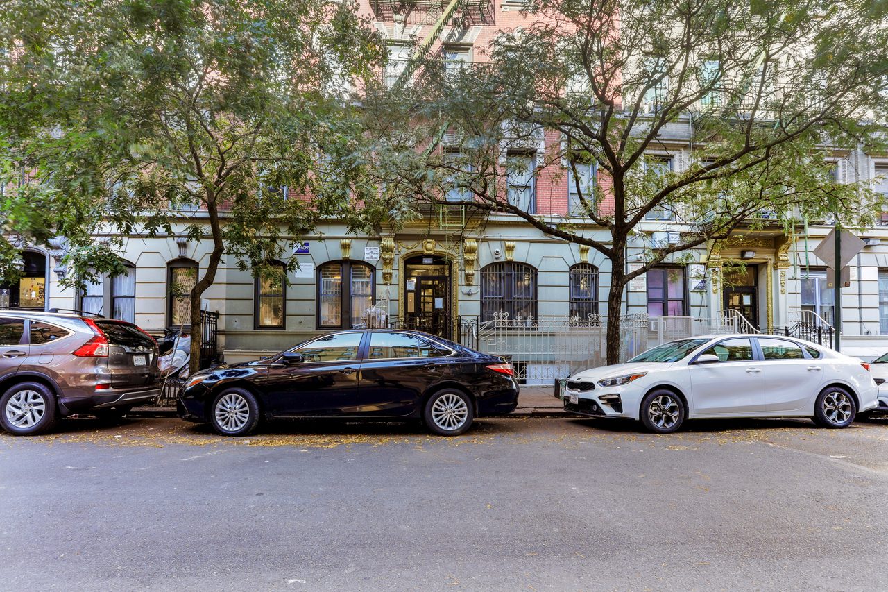 a room in Morningside Heights photo 9