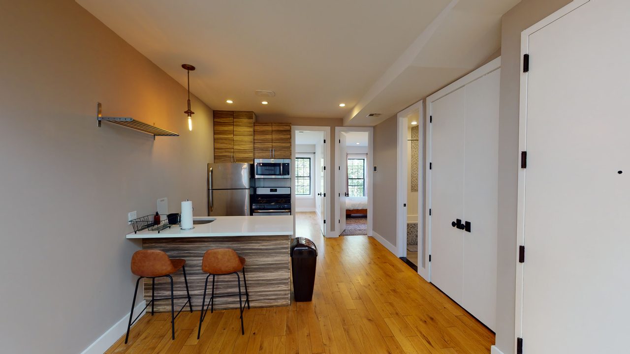 a room in Bedford-Stuyvesant photo 5