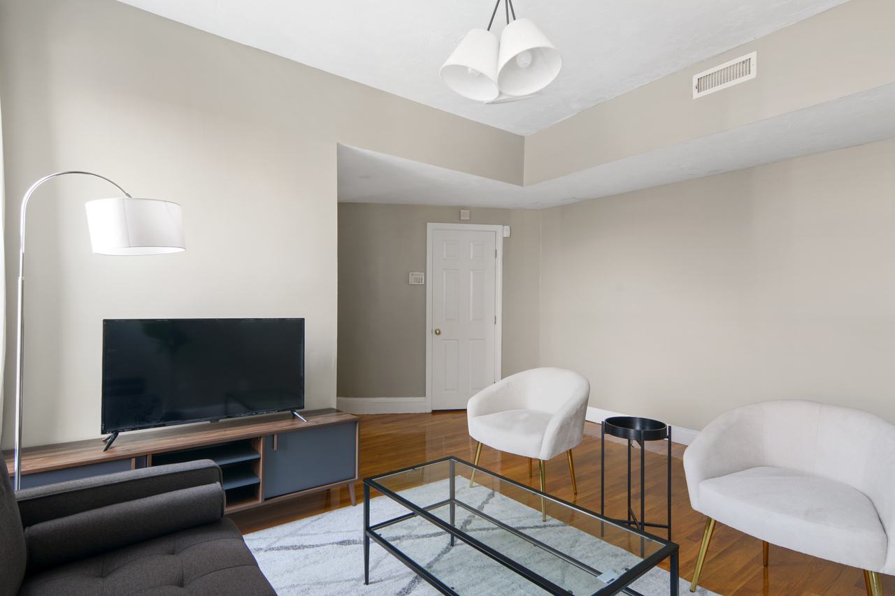 a room in Allston photo 5
