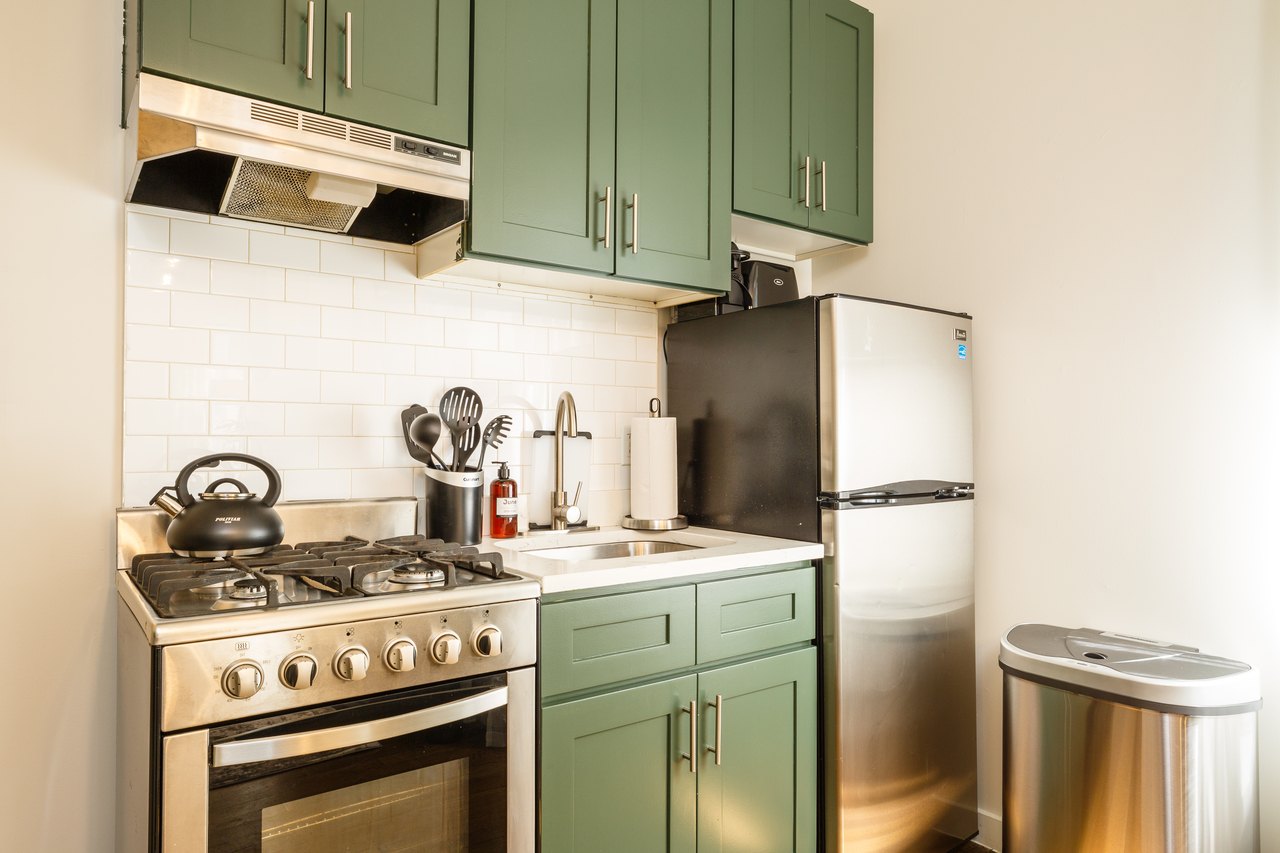 a room in Lower East Side photo 4