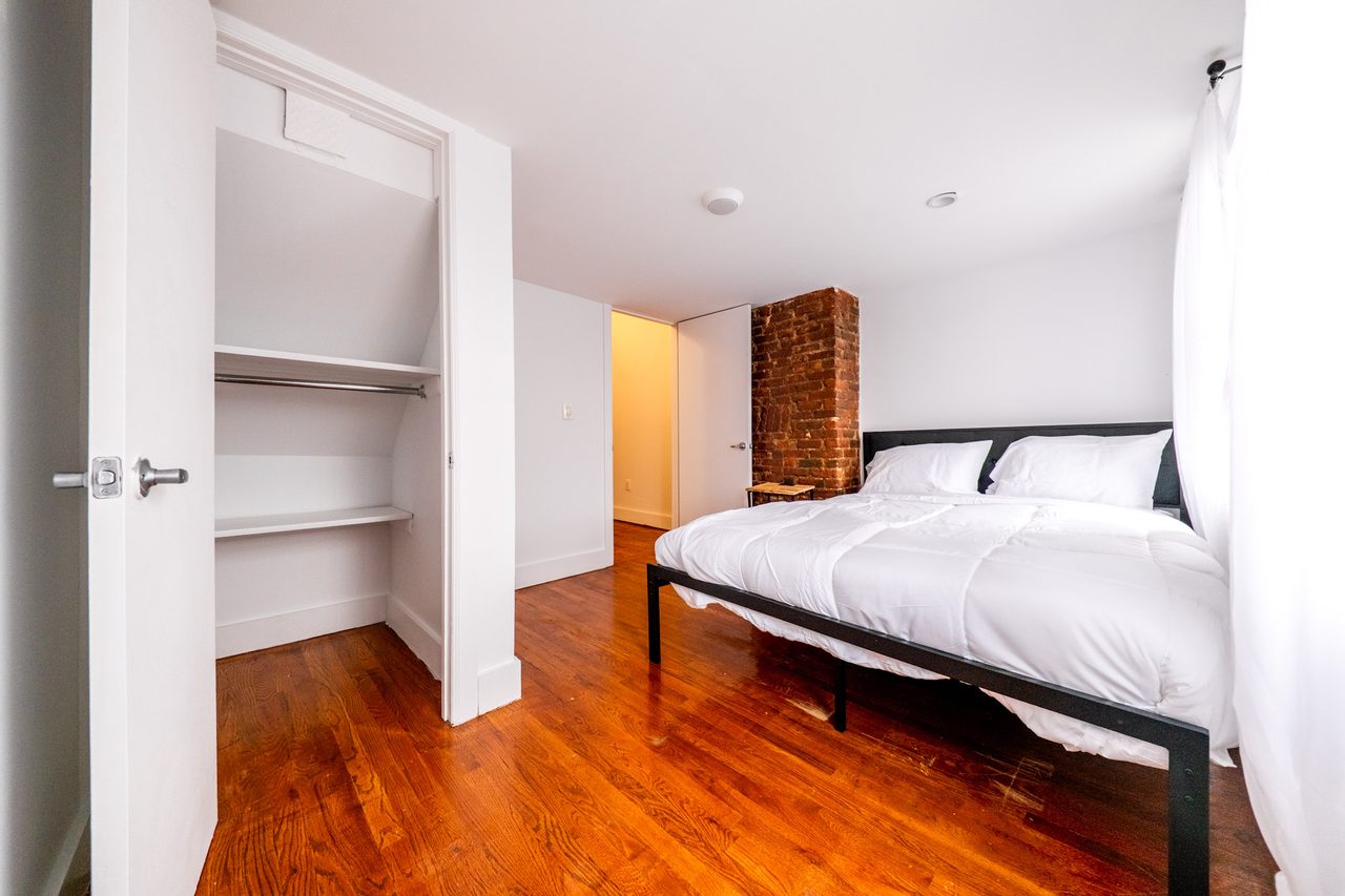 a room in Bushwick photo 3