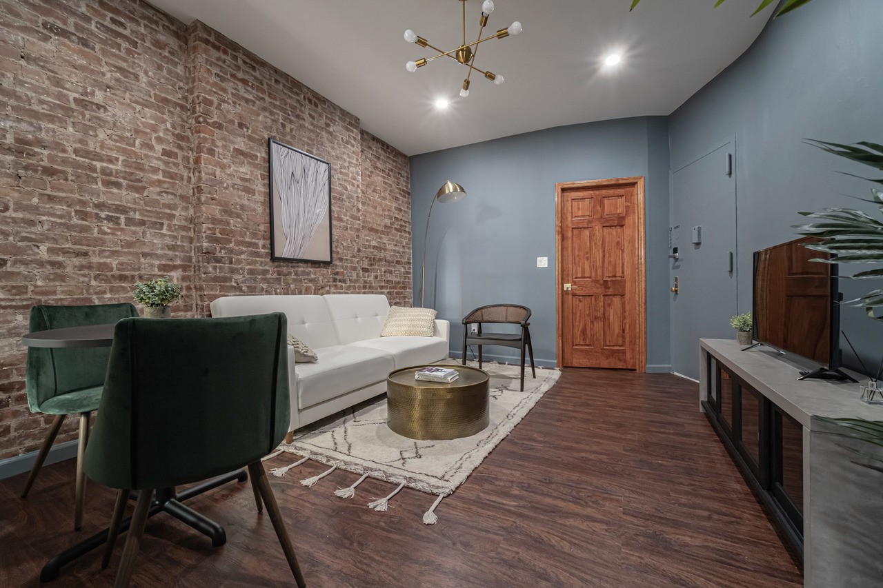a room in Upper East Side photo 2