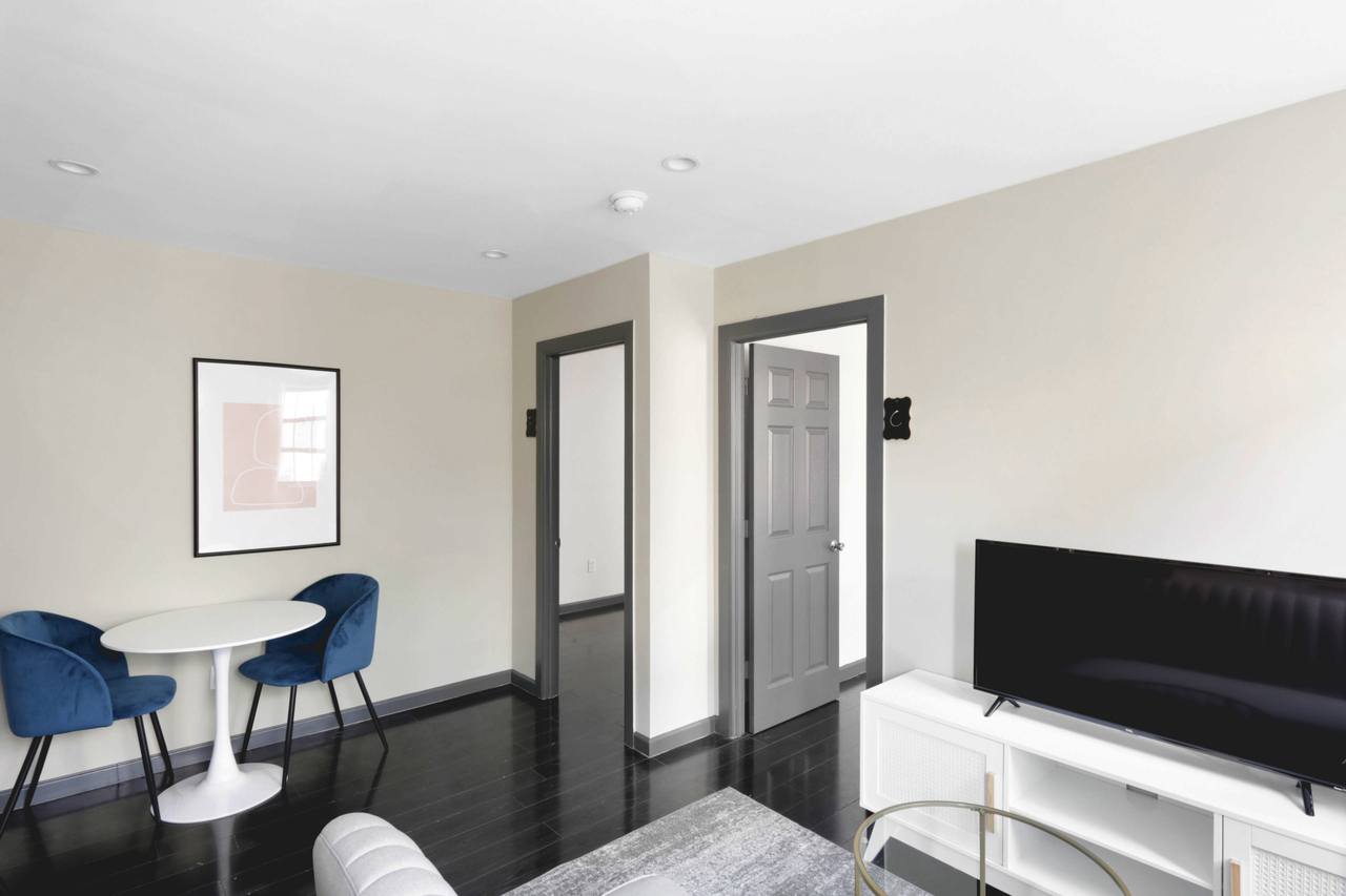 a room in East Village photo 9