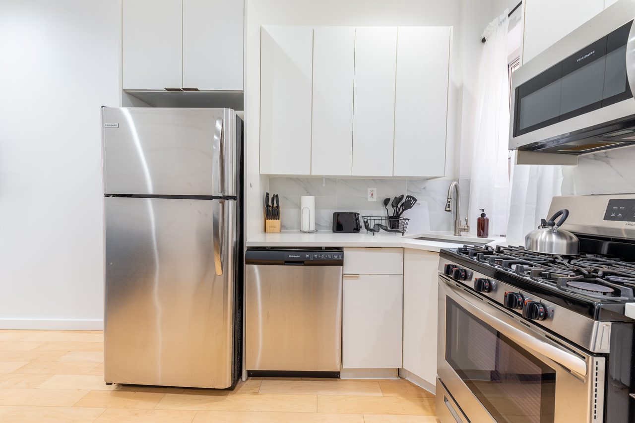 a room in Bedford-Stuyvesant photo 7