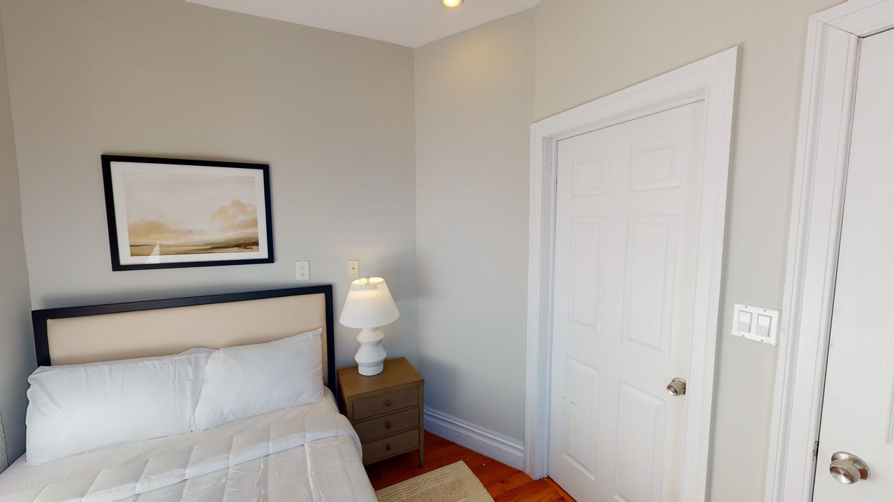 a room in Hell's Kitchen photo 3