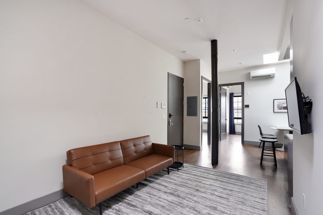 a room in Bedford-Stuyvesant photo 5