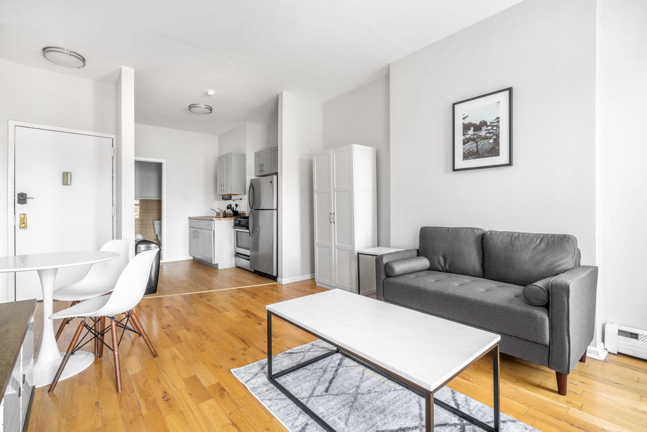 a room in Clinton Hill photo 6