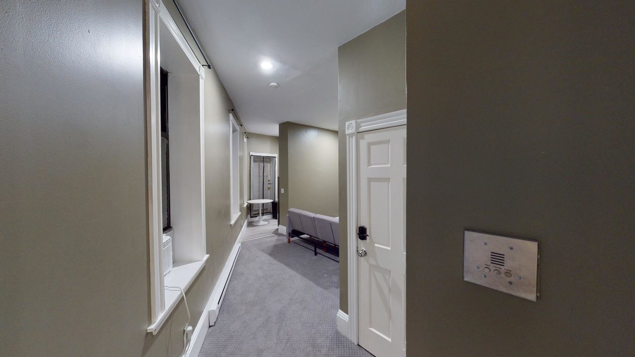 a room in Fenway–Kenmore photo 6
