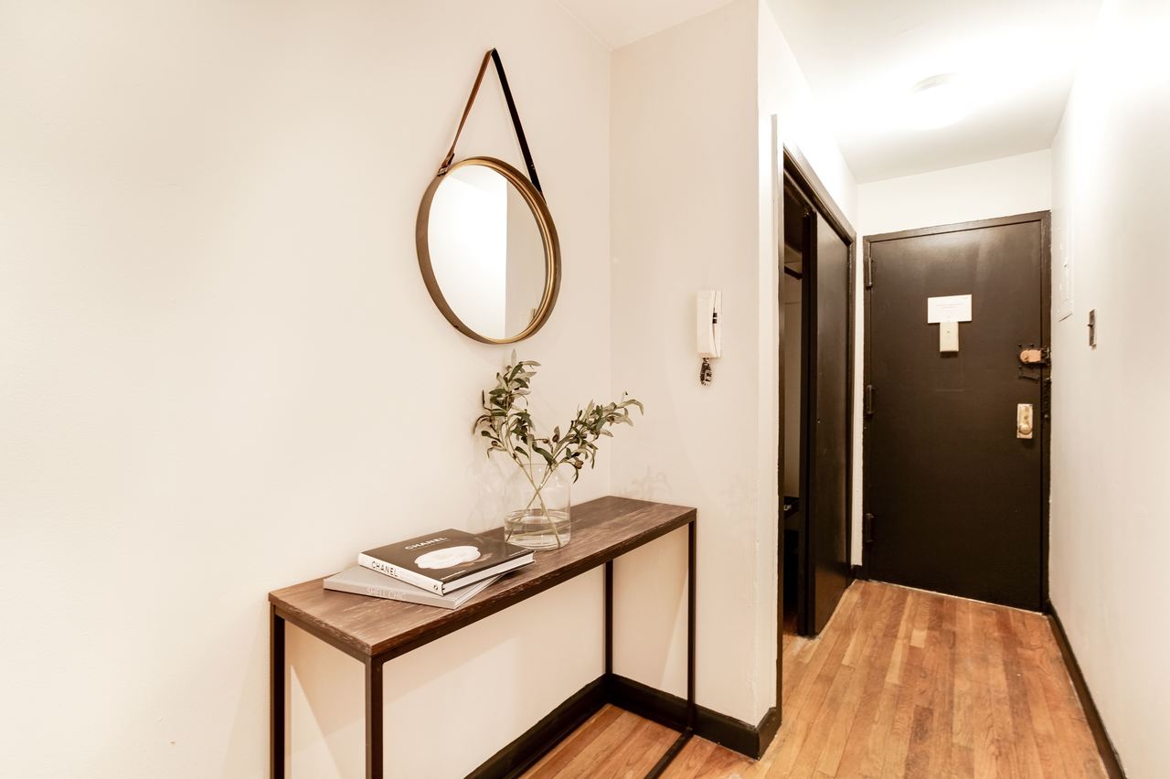 a room in Lincoln Square photo 5