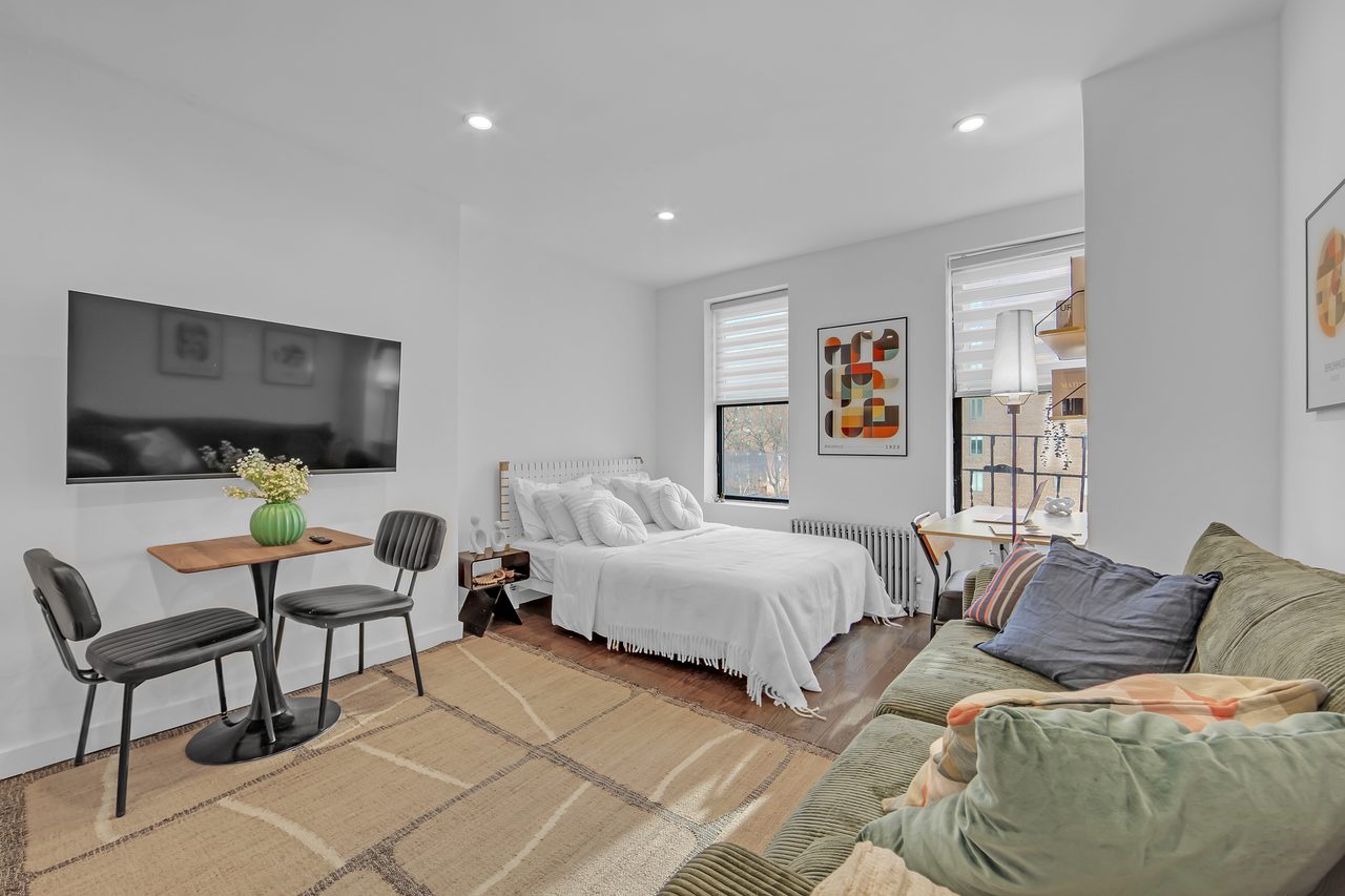 a room in East Village photo 2