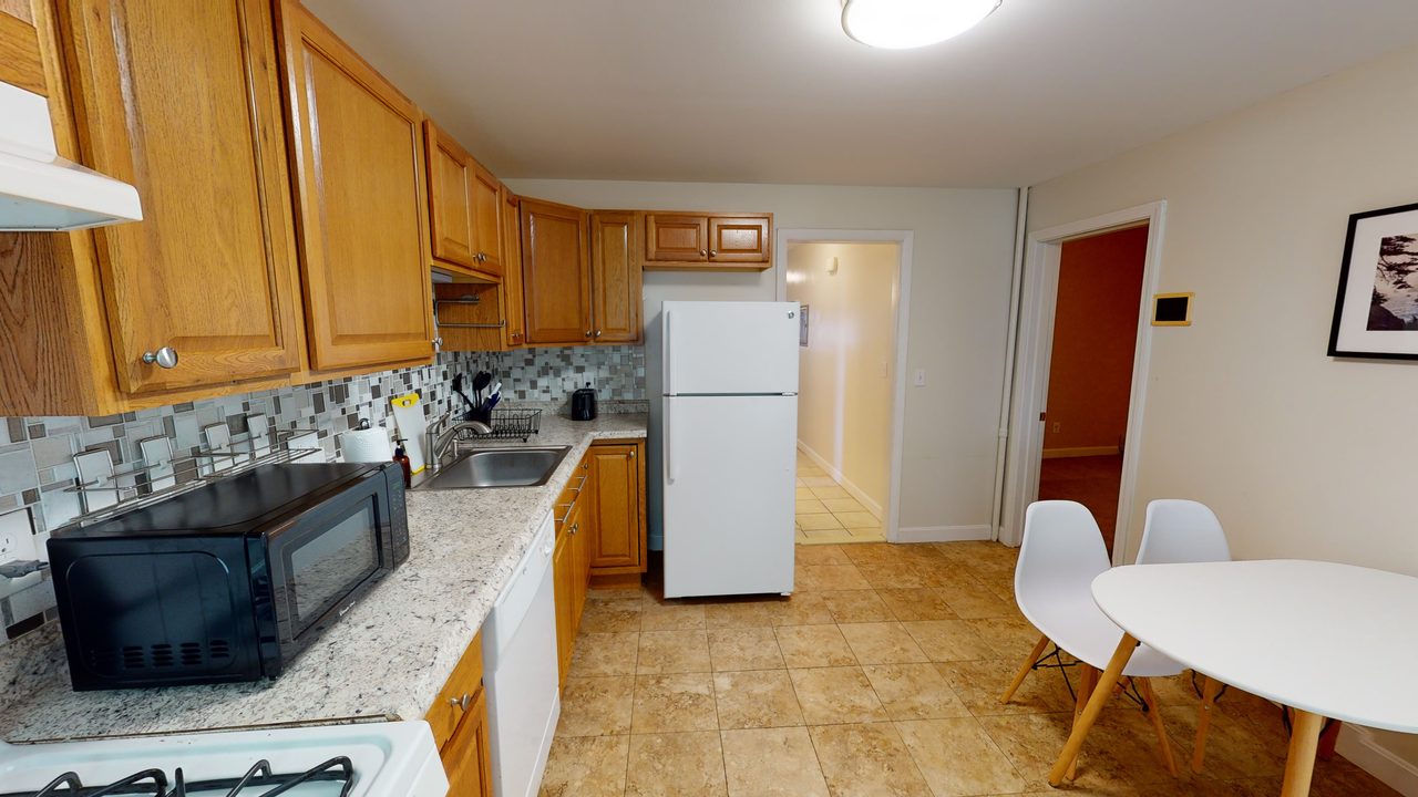a room in Wellington-Harrington photo 5