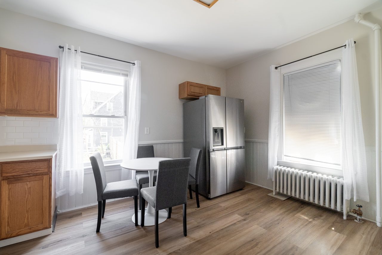 a room in Roxbury photo 7
