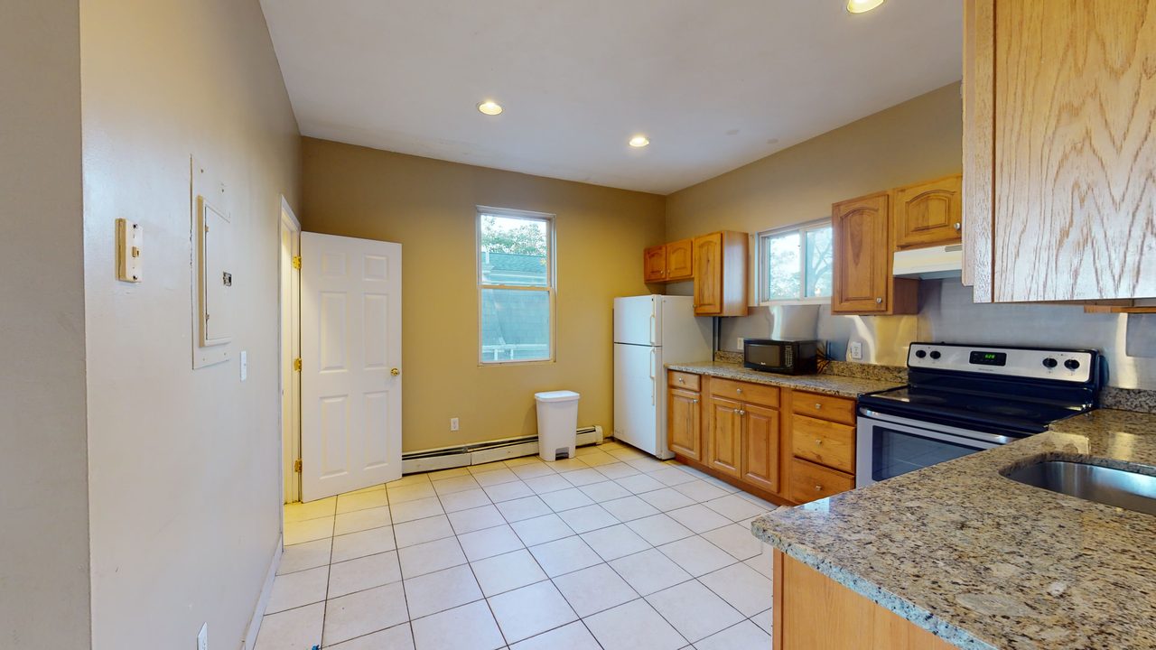 a room in Allston photo 9