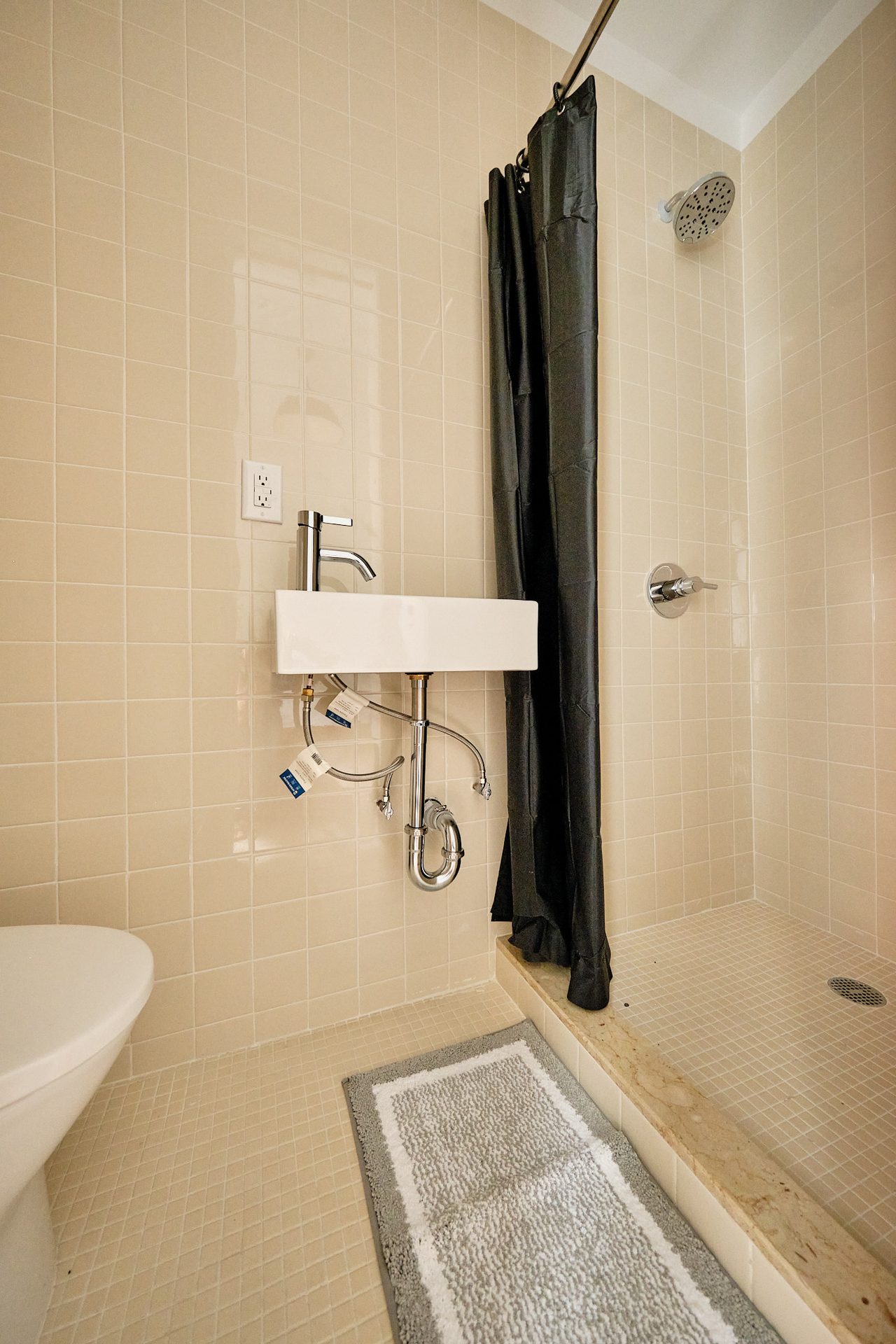 a room in Flatbush photo 5