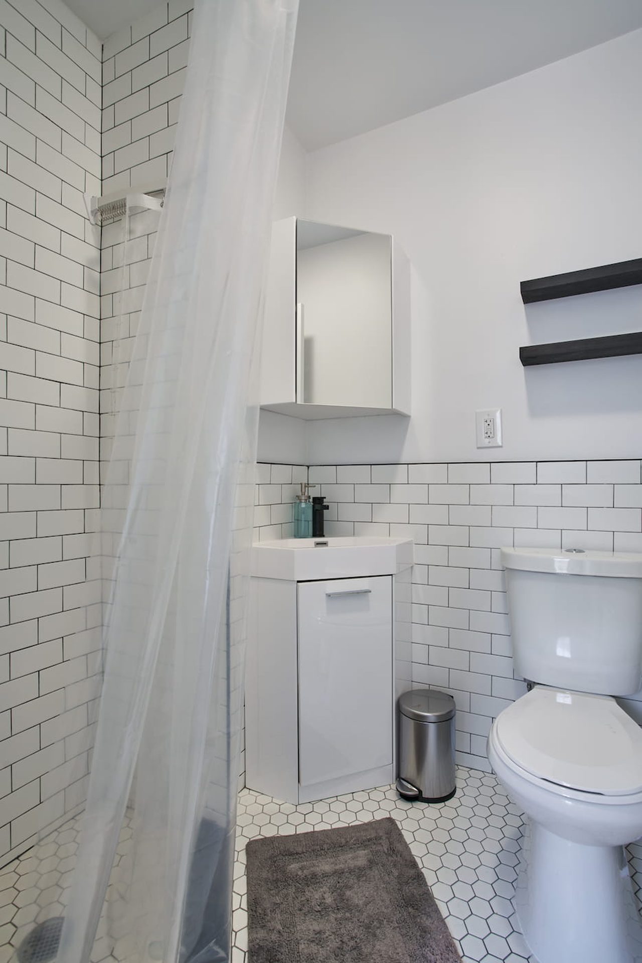 a room in Bedford-Stuyvesant photo 2