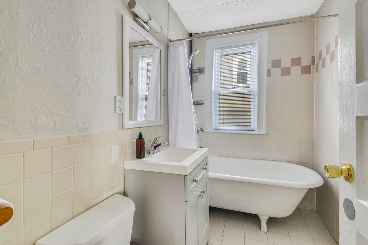 a room in Spring Hill photo 8