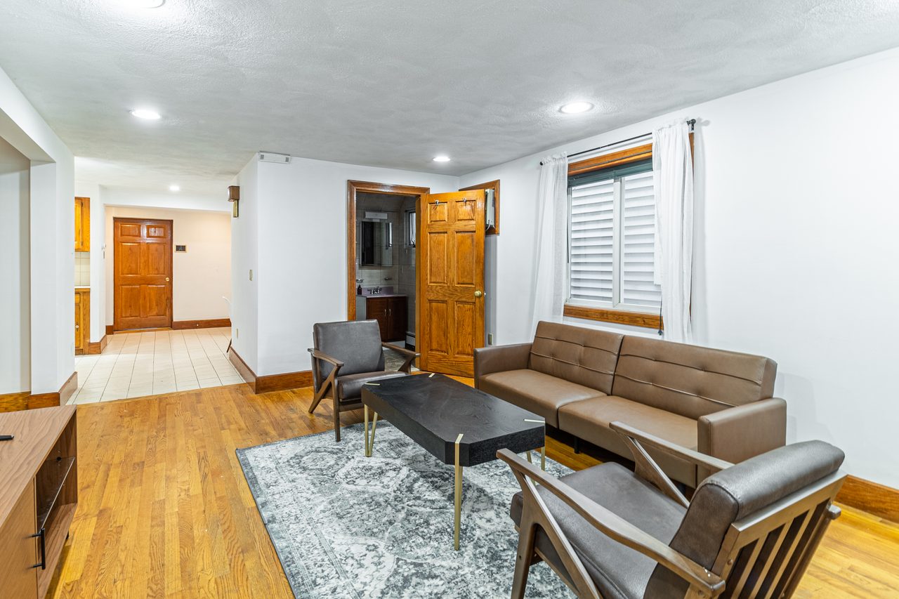 a room in Cambridgeport photo 5
