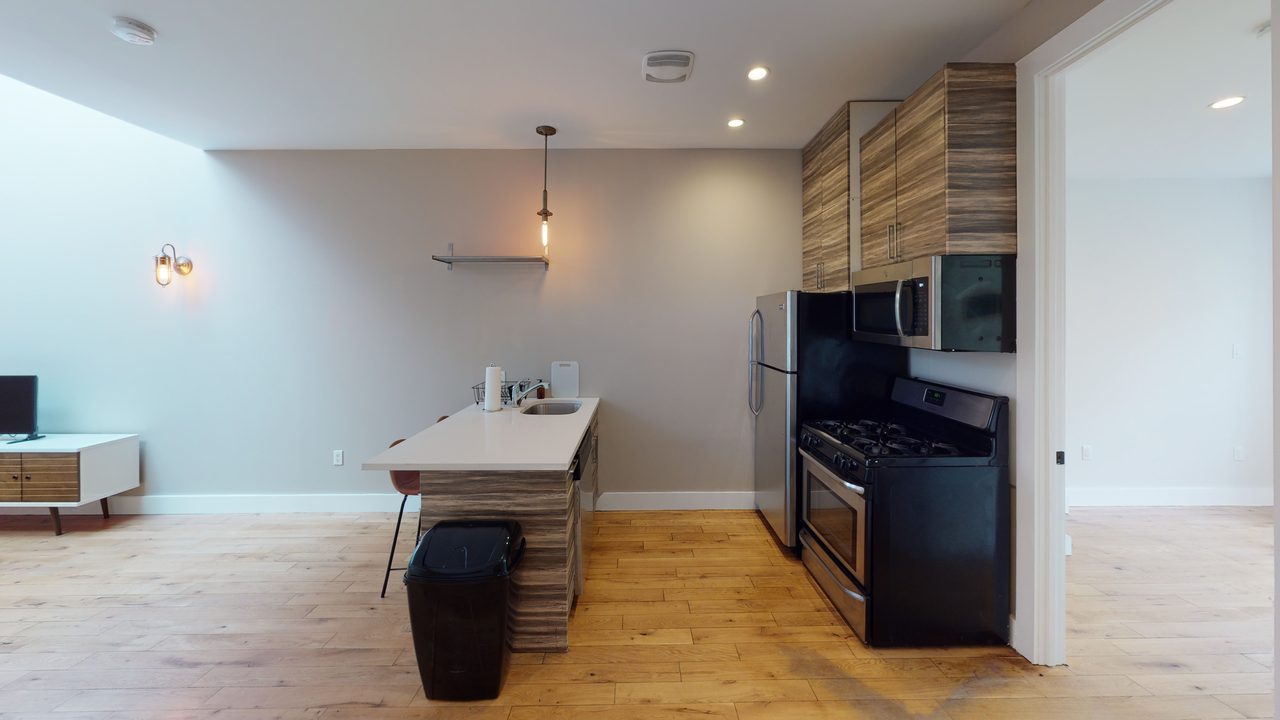 a room in Bedford-Stuyvesant photo 5