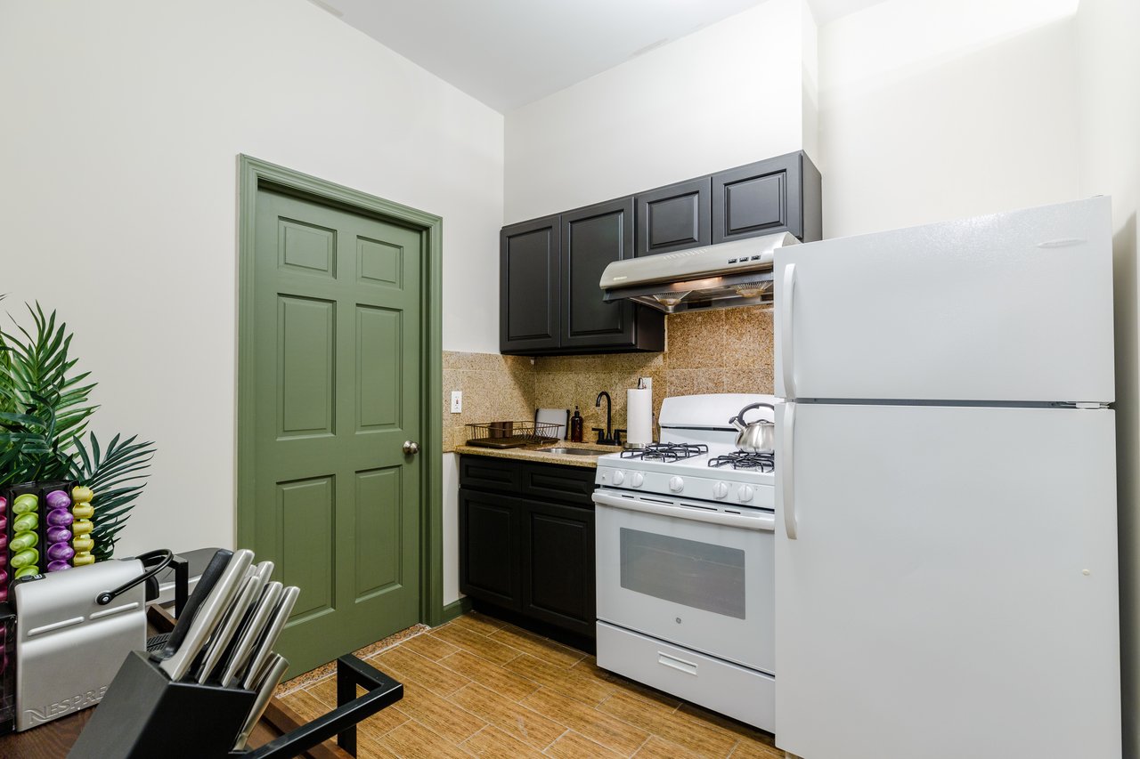 a room in Lower East Side photo 5