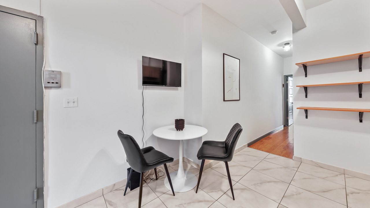 a room in East Harlem photo 6