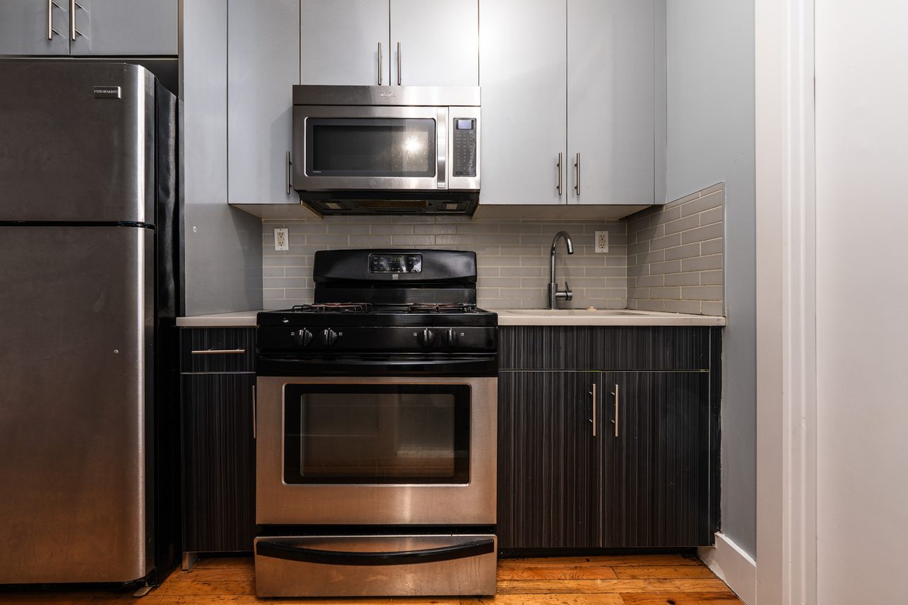 a room in Ocean Hill photo 5
