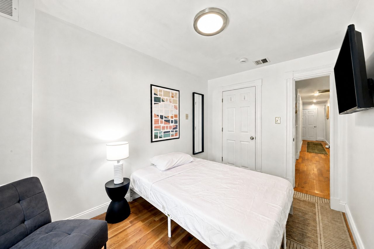 private room in Allston photo 2