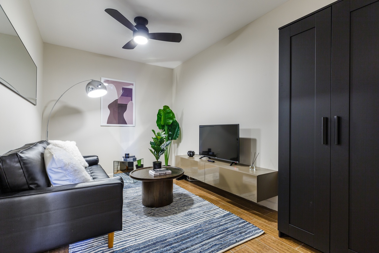 a room in Lower East Side photo 5
