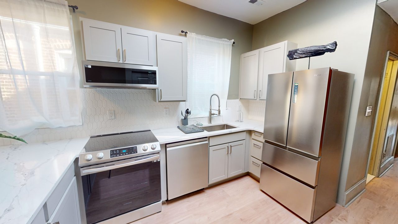 a room in Northwest Washington photo 4