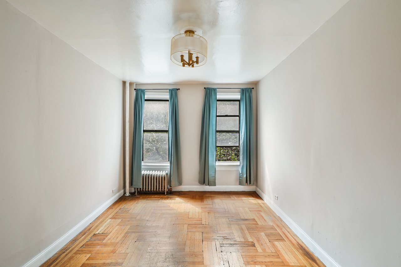 a room in East Harlem photo 3
