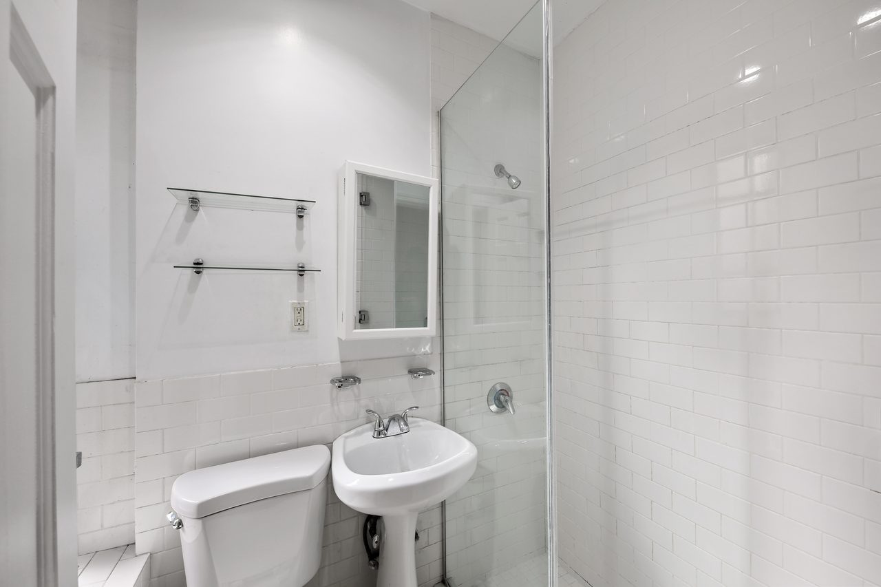 a room in East Village photo 5