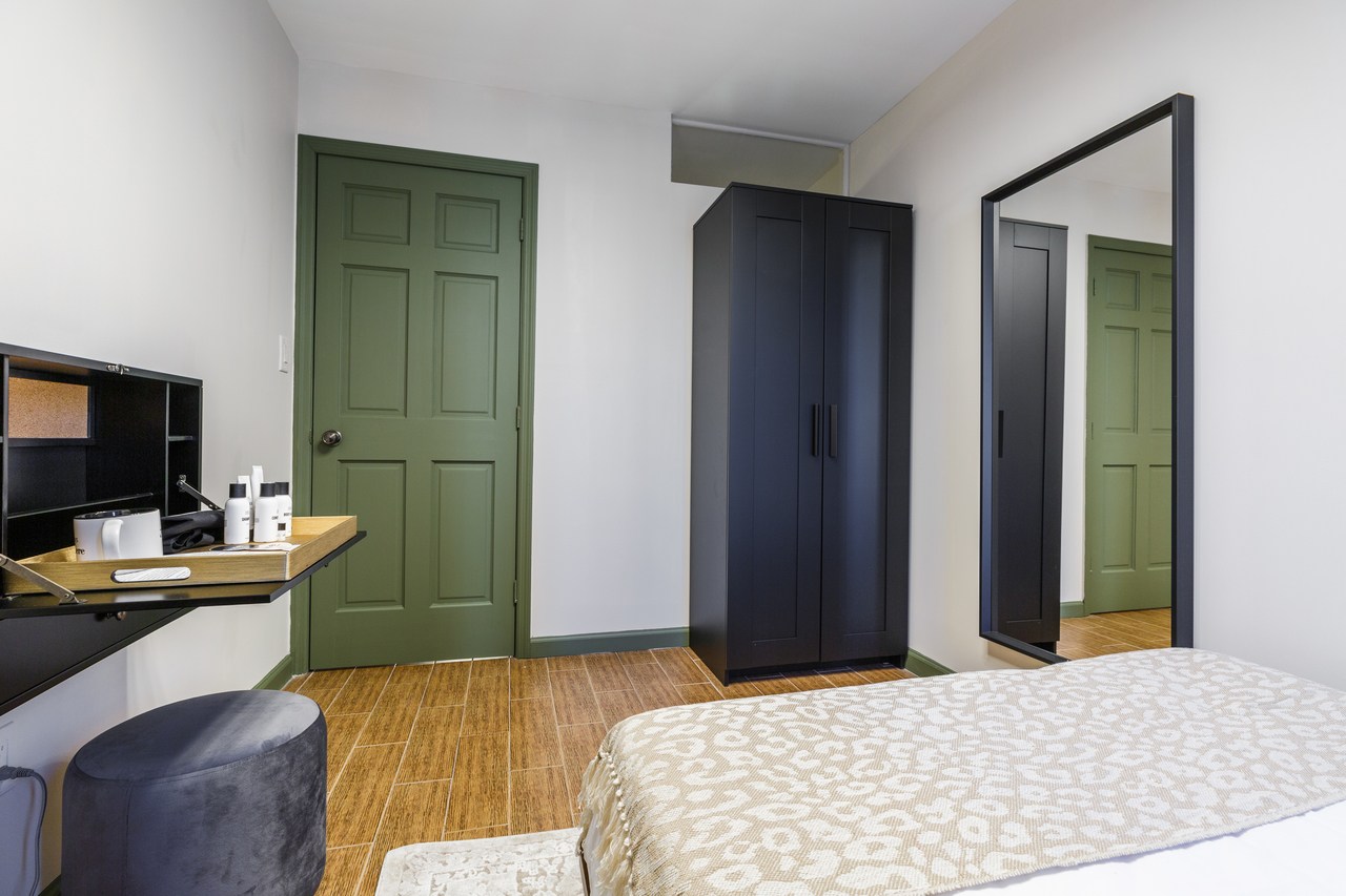 a room in Lower East Side photo 2