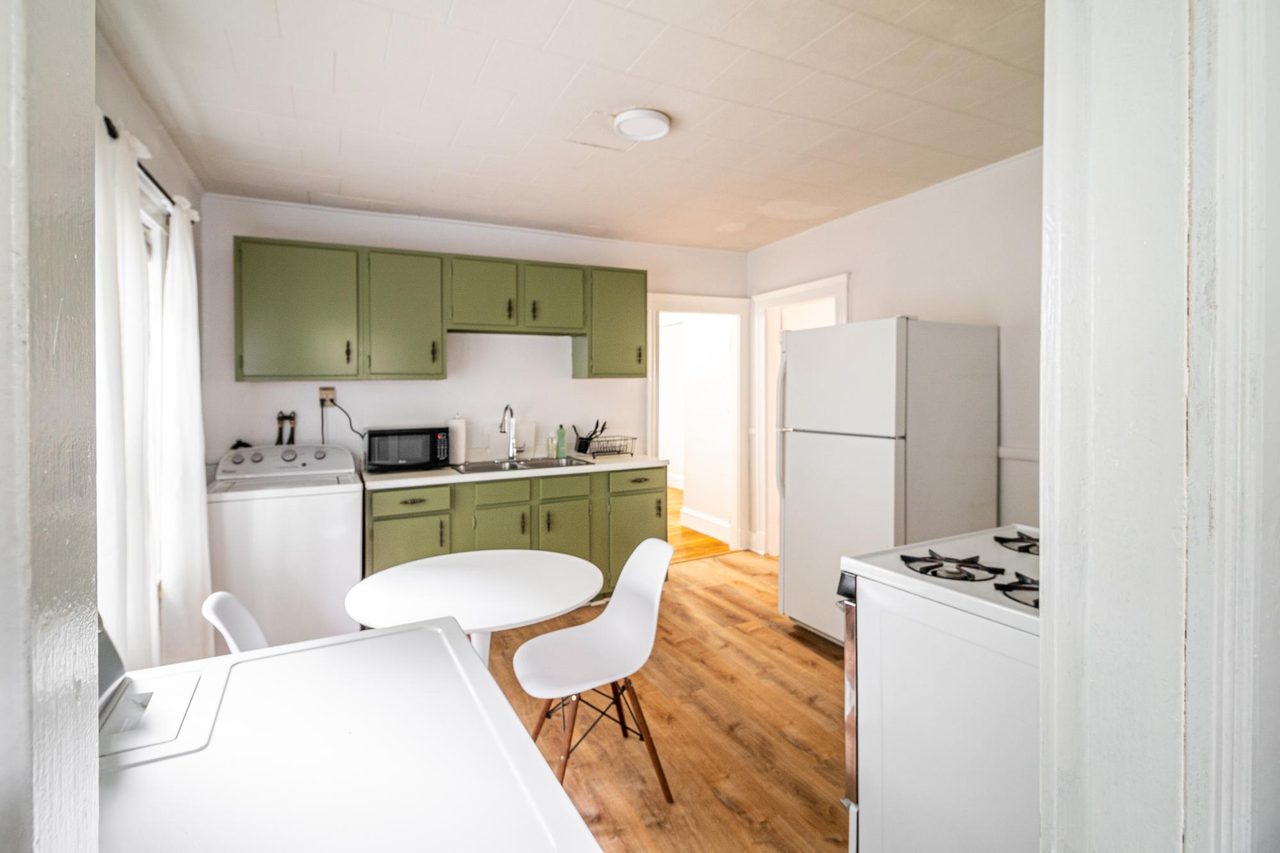 a room in Mission Hill photo 8