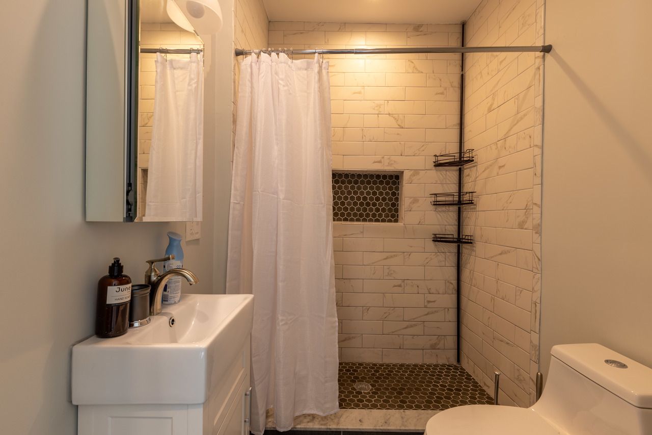 a room in Dorchester photo 8