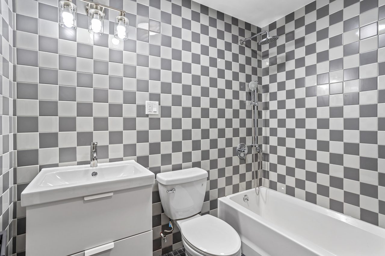 a room in Sugar Hill photo 5