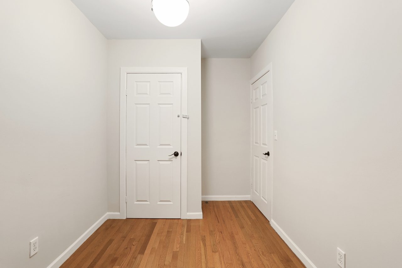 a room in East Harlem photo 3