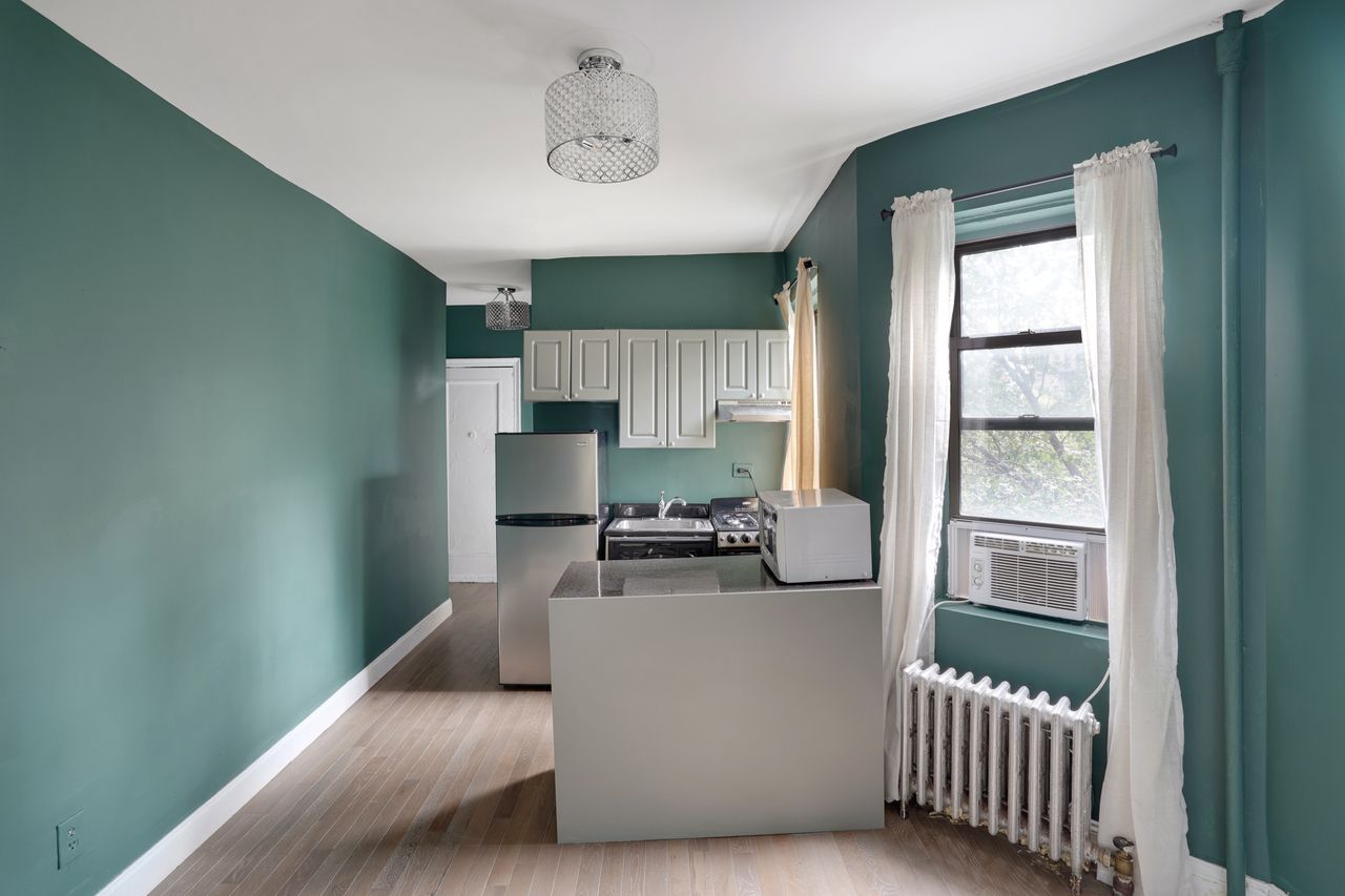 a room in East Village photo 2