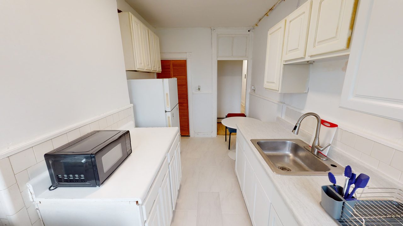 a room in Allston photo 5