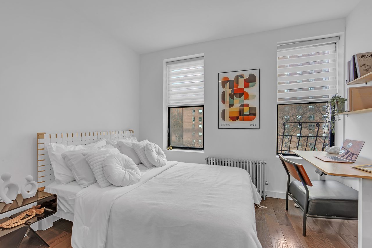 a room in East Village photo 9