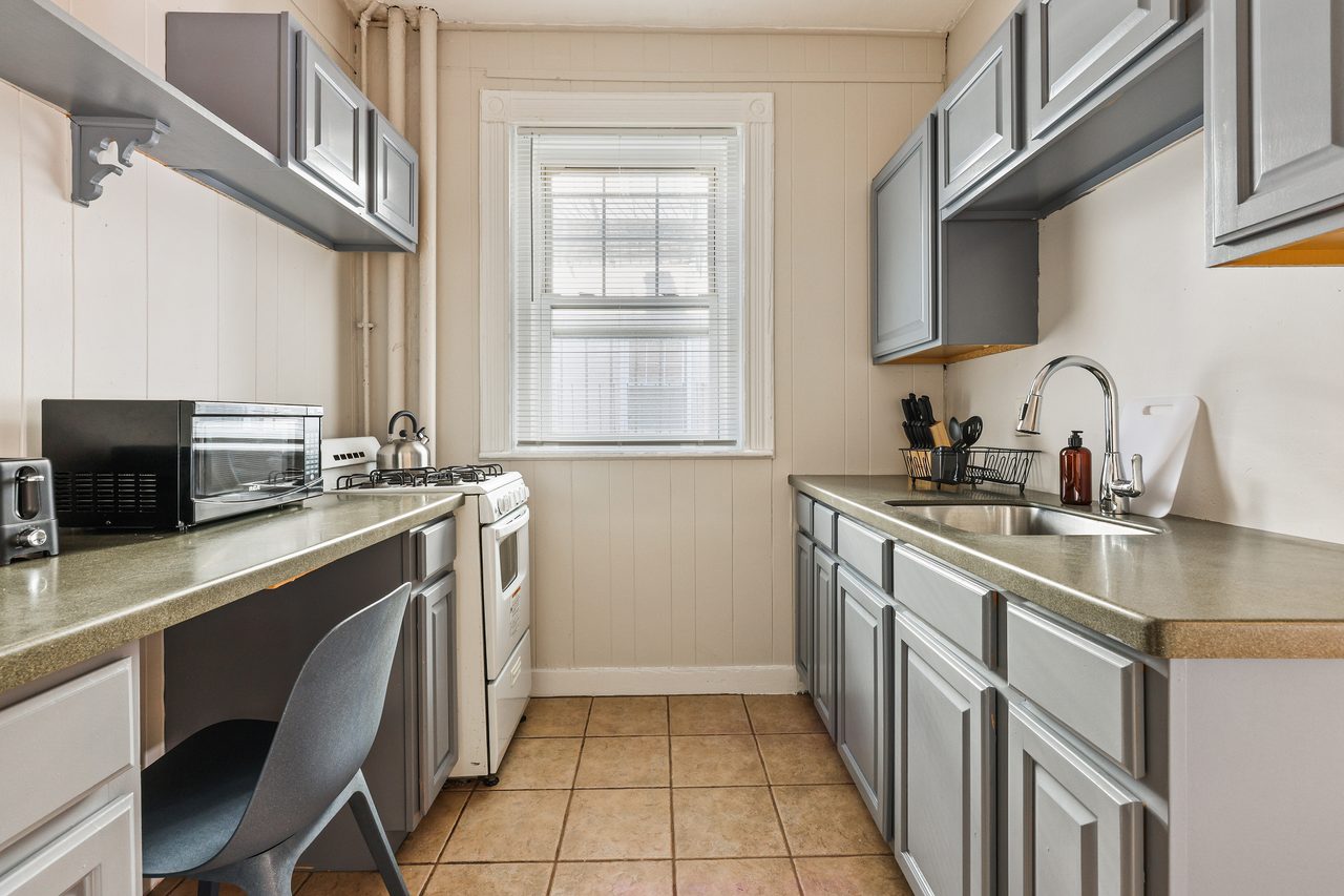 a room in Allston photo 6