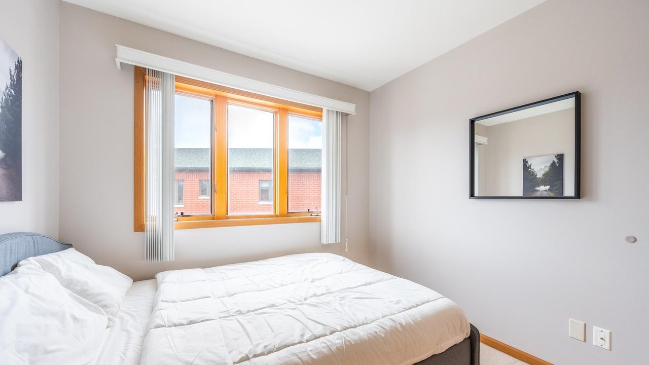 a room in Armour Square photo 4