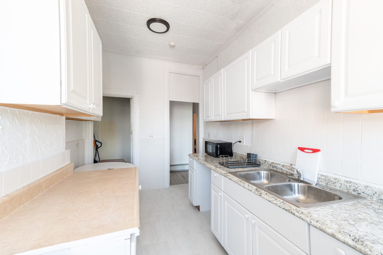 a room in Allston photo 5