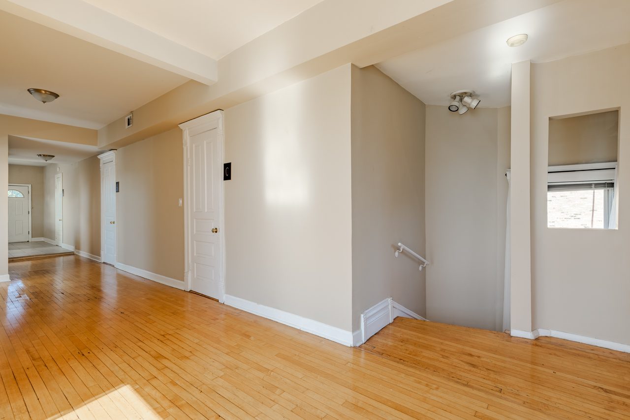 private room in West Town photo 9