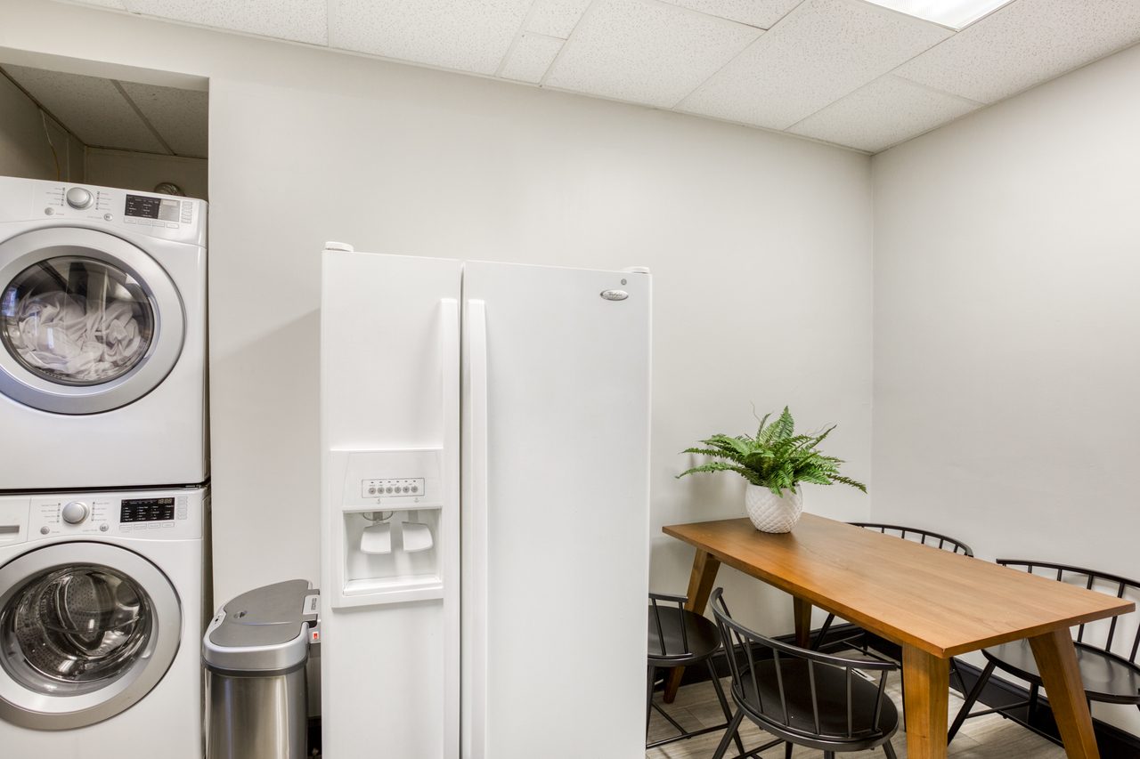 a room in Northwest Washington photo 9