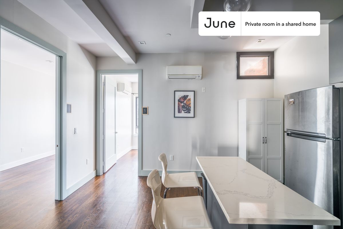 a room in Bedford-Stuyvesant photo 7